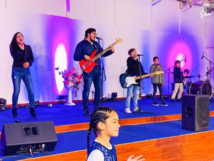 Profetas Danilo y Carla Oneto &ndash; Ministerio Internacional Iglesia Sion La Casa del Rey