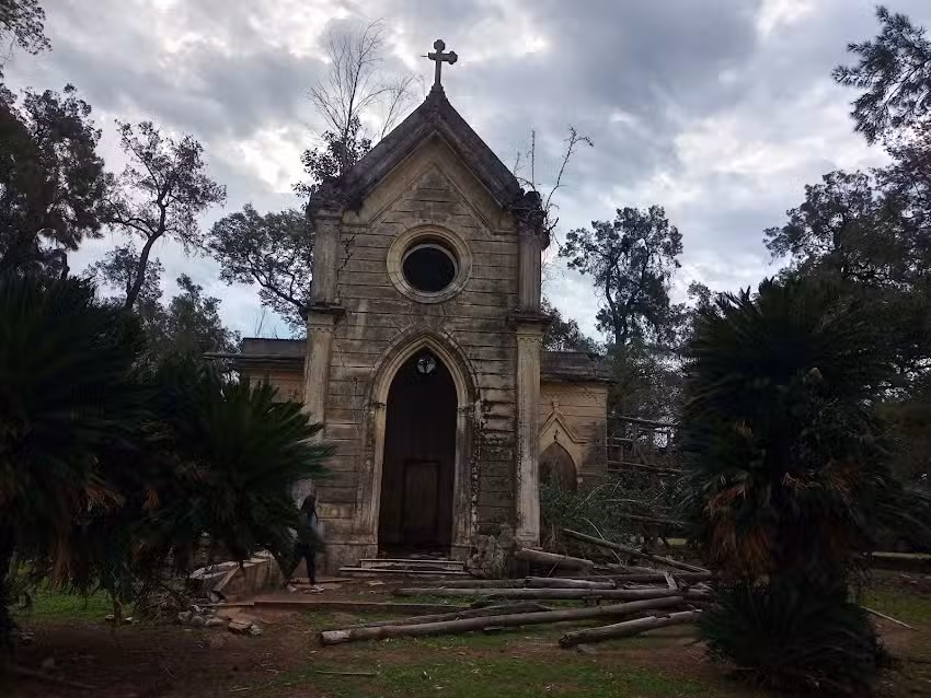 Ruinas Antigua Capilla Estancia Cabred