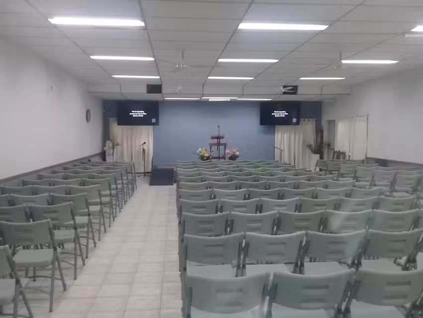 Sal&oacute;n Del Reino De Los Testigos De Jehova
