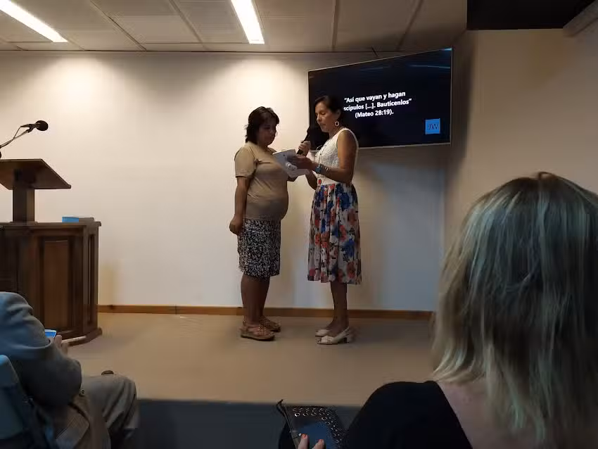 Sal&oacute;n del Reino de los Testigos de Jehov&aacute;