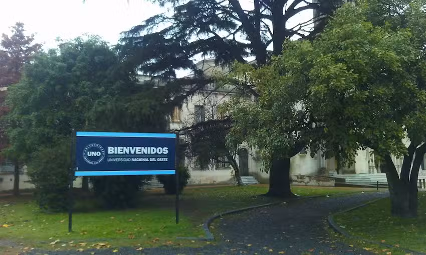 Universidad Nacional del Oeste (Parroquia)